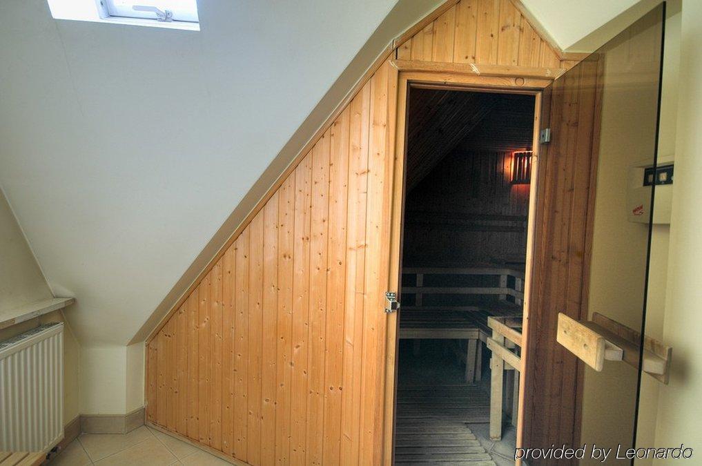 Villa Royal Ostrów Wielkopolski Instalações foto