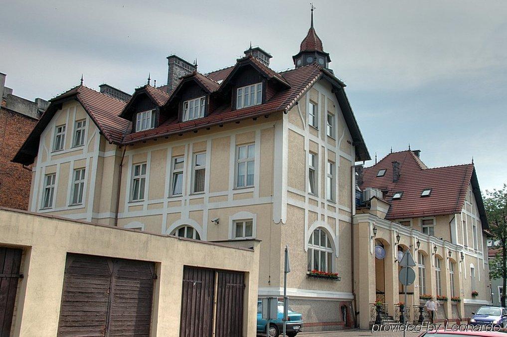 Villa Royal Ostrów Wielkopolski Exterior foto
